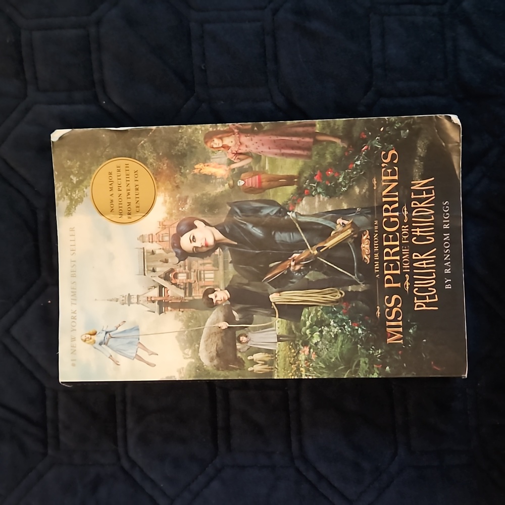 Miss Peregrines home for peculiar children book